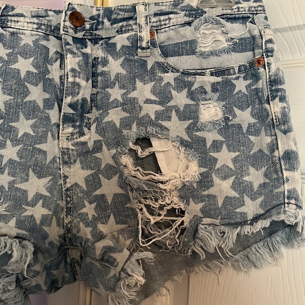 DENIM jean shorts ripped jean shorts distressed jean shorts - Size 4/27 - Picture 4 of 7